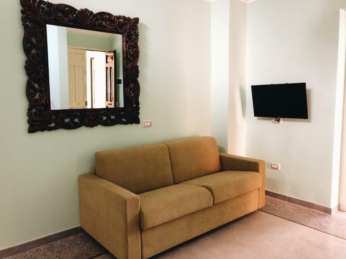 4 Balconi Liberty Apartments Lecce Extérieur photo