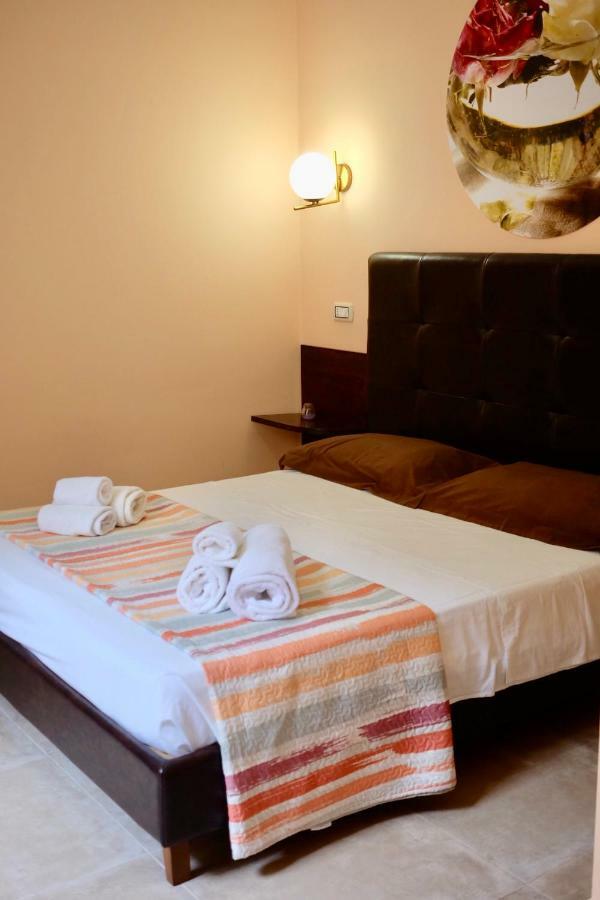 4 Balconi Liberty Apartments Lecce Extérieur photo