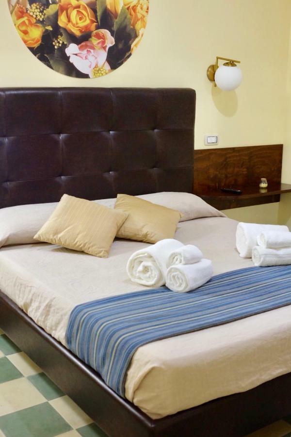 4 Balconi Liberty Apartments Lecce Extérieur photo
