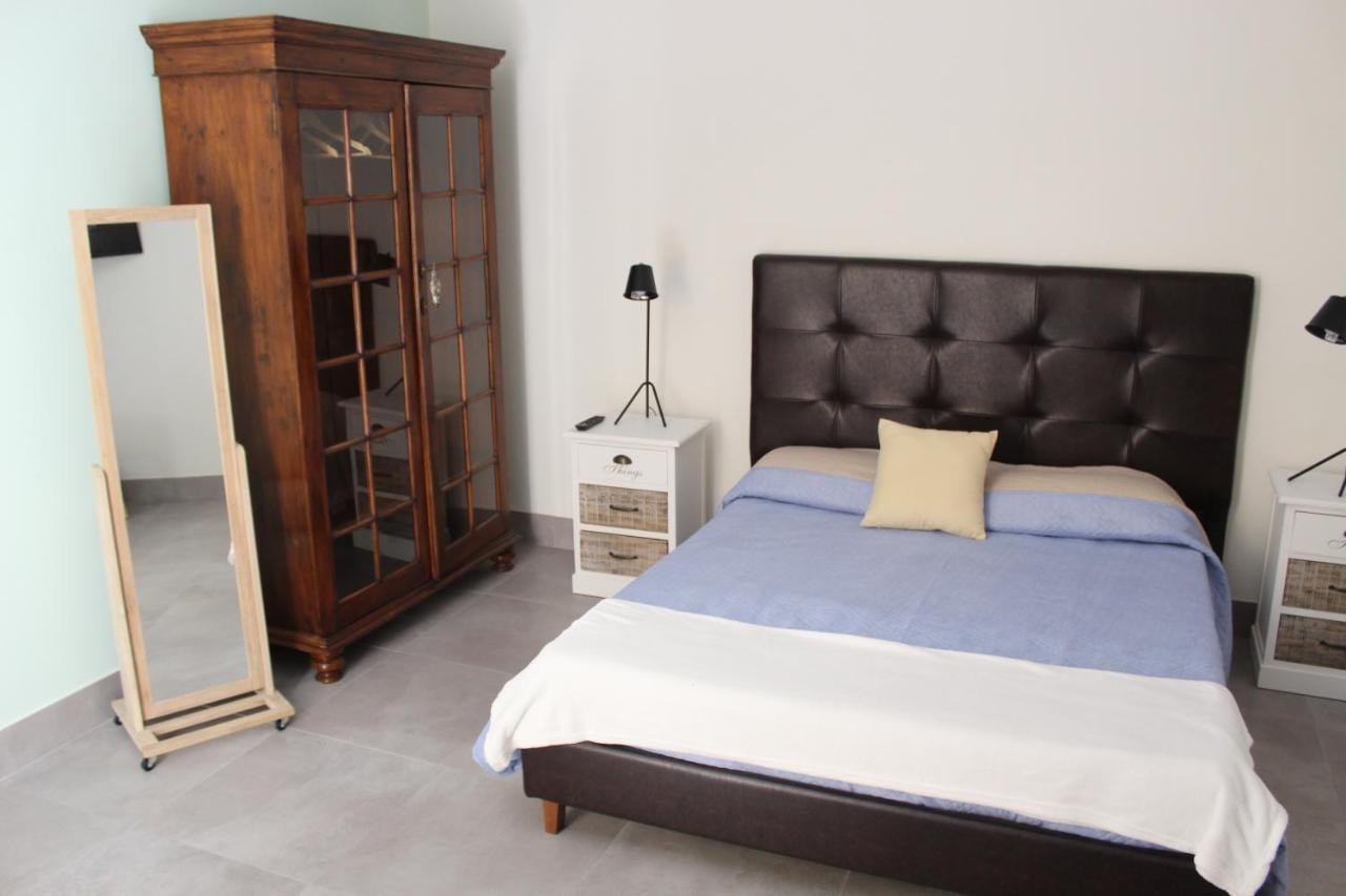 4 Balconi Liberty Apartments Lecce Extérieur photo